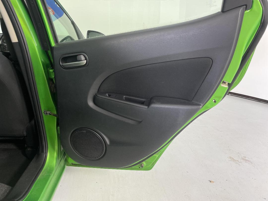 Photo '19' of Mazda Demio