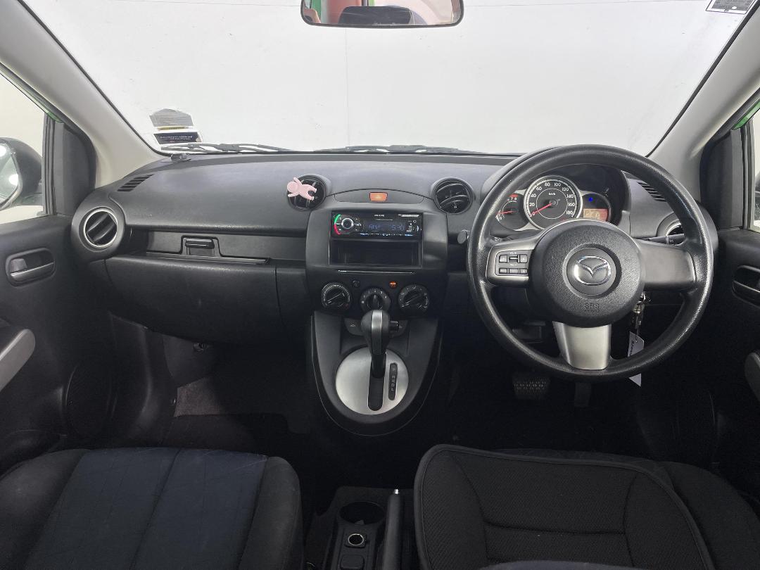 Photo '17' of Mazda Demio