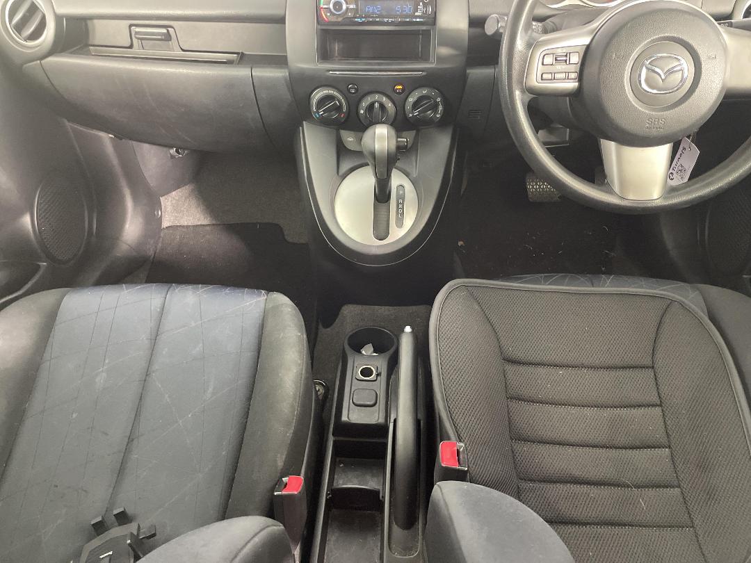 Photo '18' of Mazda Demio