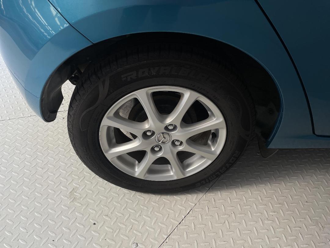 Photo '12' of Mazda Demio Photo '12' of Mazda Demio