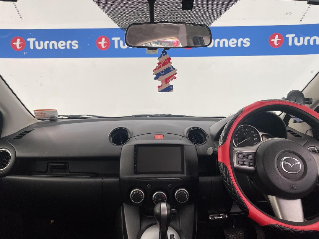 Photo '17' of Mazda Demio Photo '17' of Mazda Demio