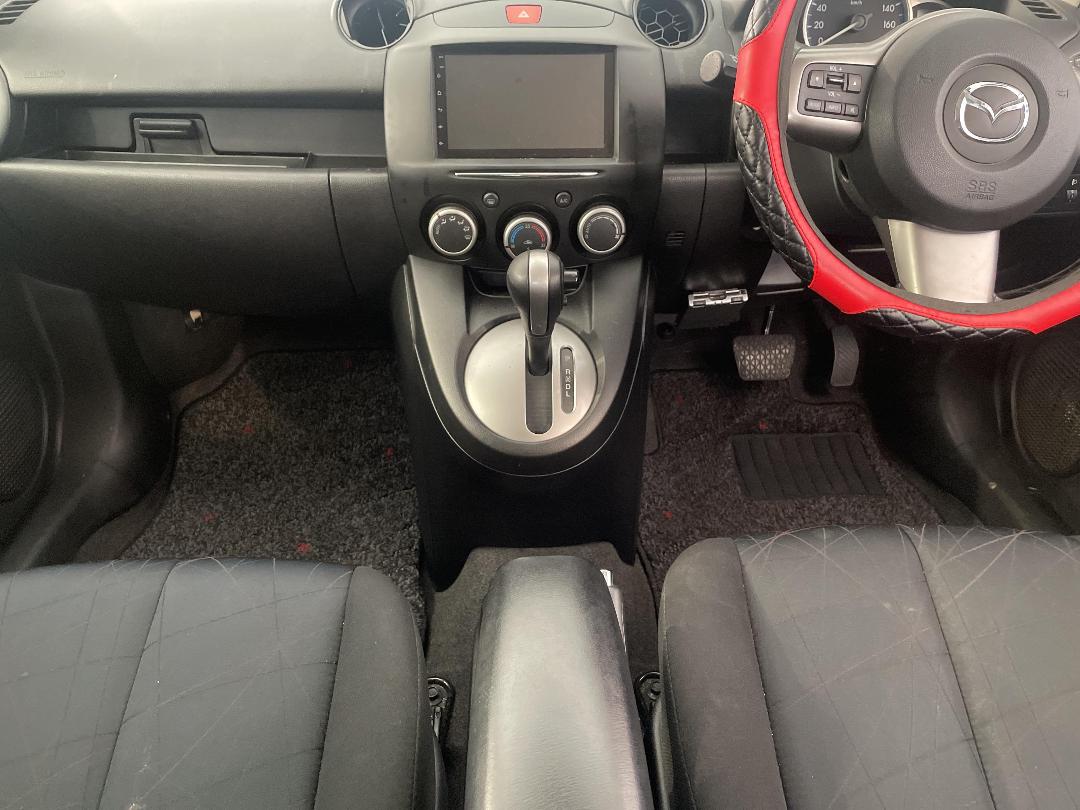 Photo '18' of Mazda Demio Photo '18' of Mazda Demio