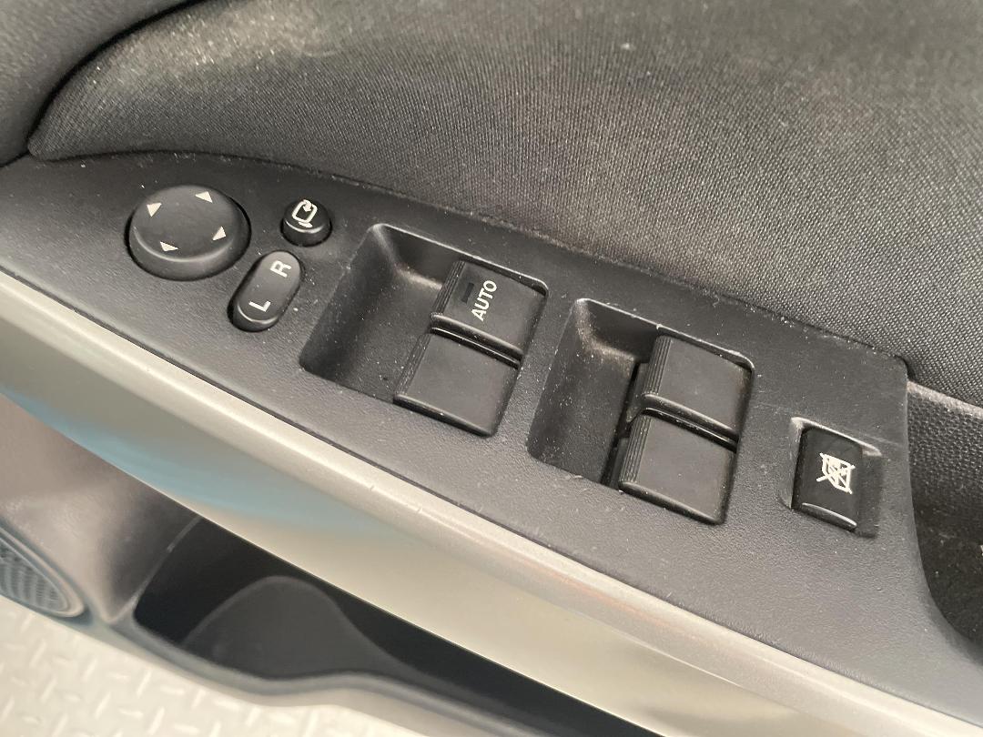 Photo '23' of Mazda Demio Photo '23' of Mazda Demio