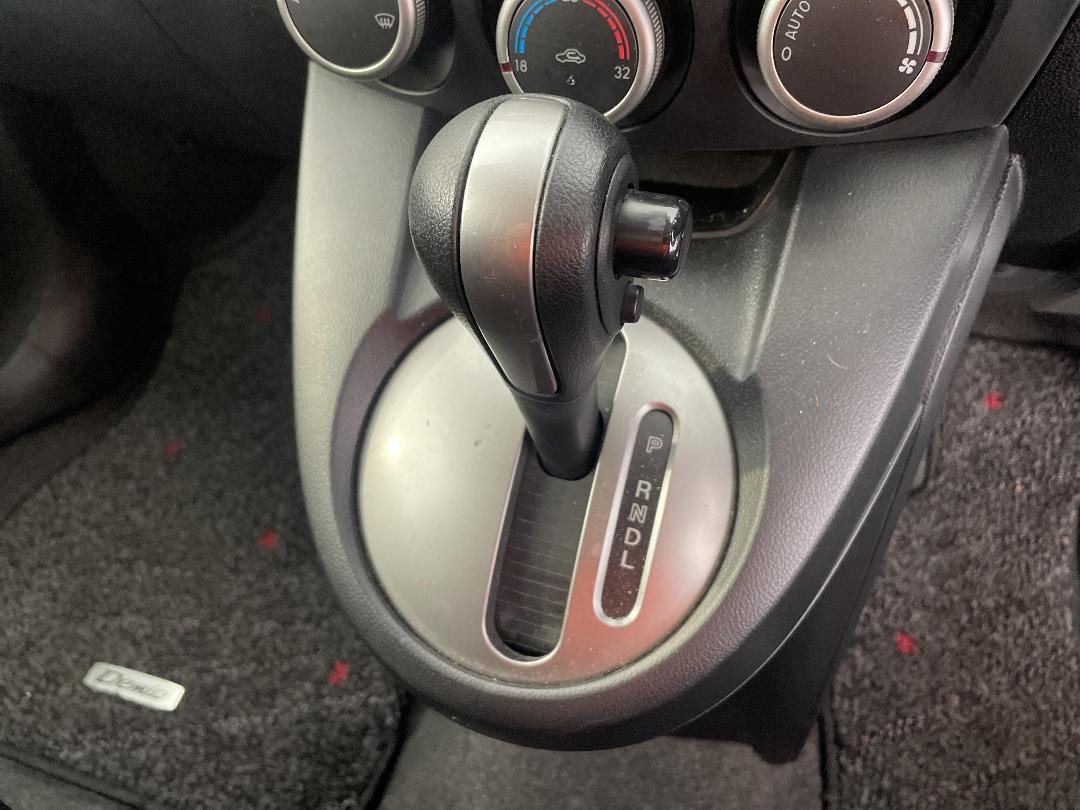 Photo '29' of Mazda Demio Photo '29' of Mazda Demio