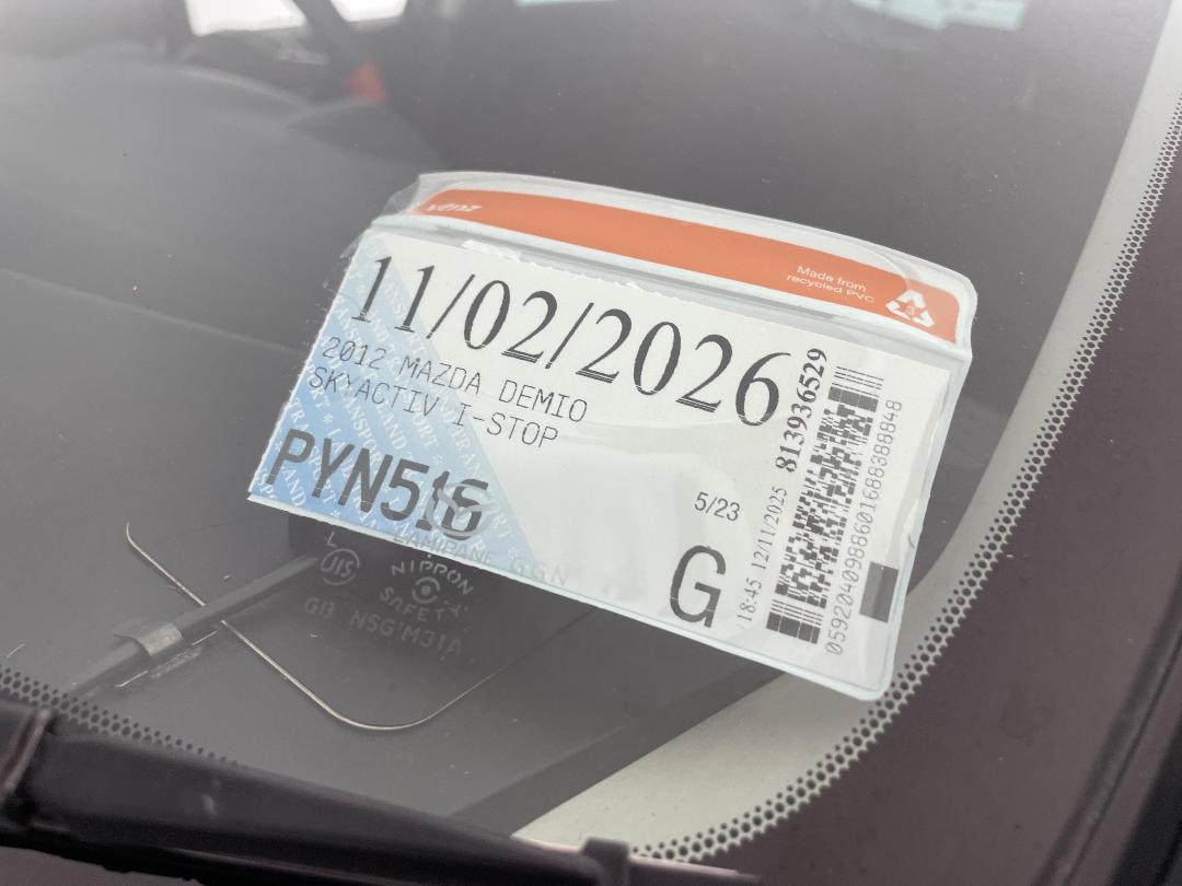 Photo '32' of Mazda Demio Photo '32' of Mazda Demio