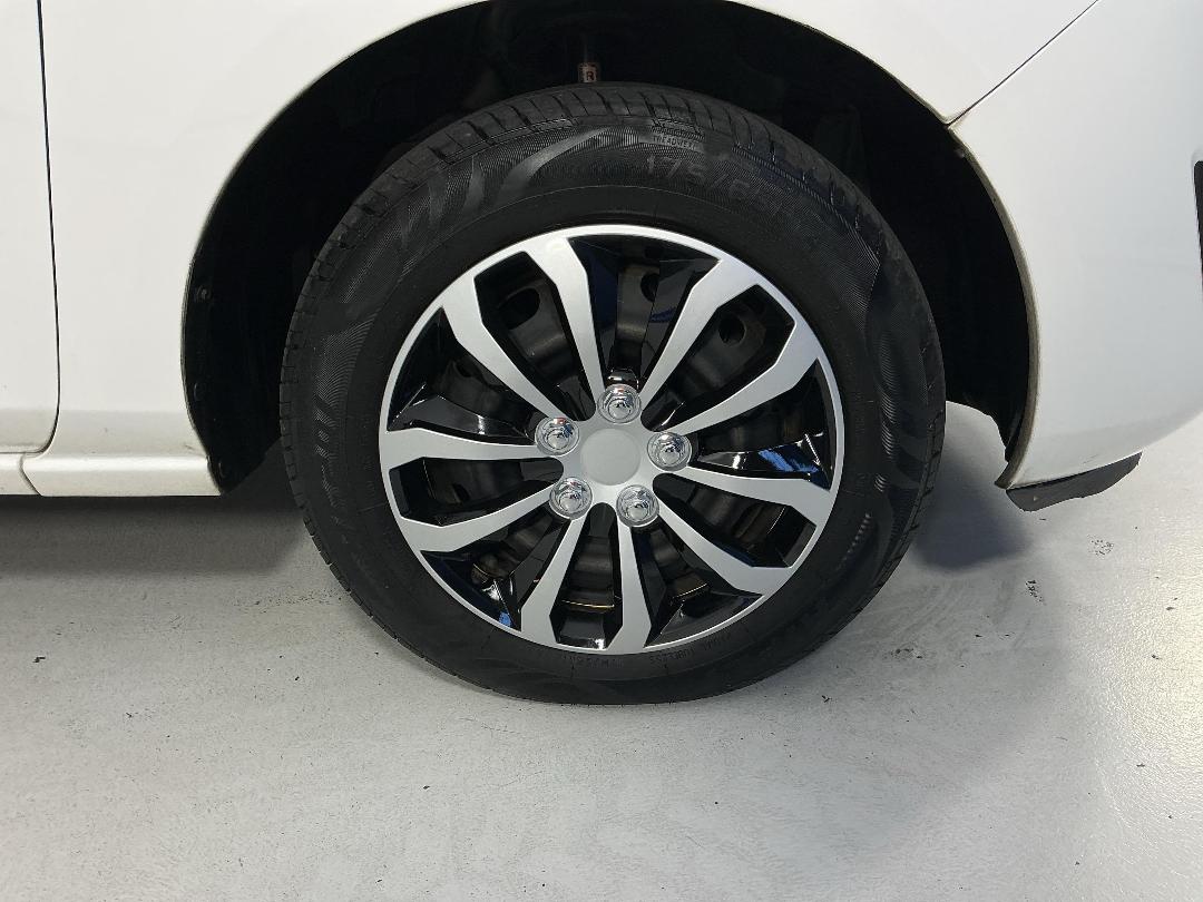 Photo '9' of Mazda Demio