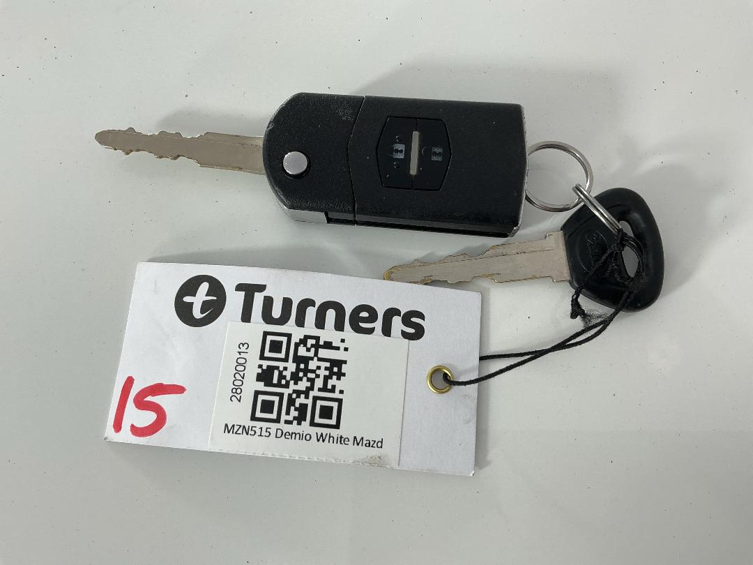 Photo '22' of Mazda Demio