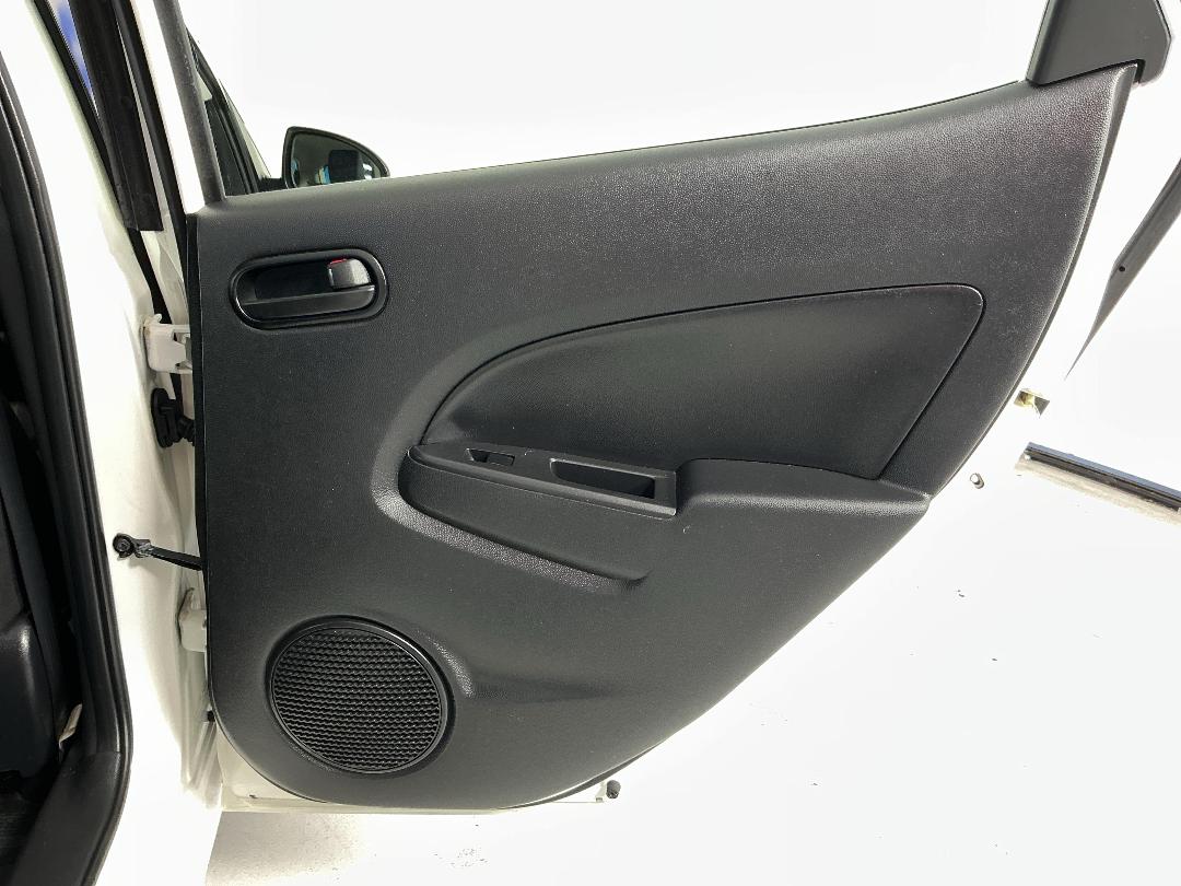 Photo '19' of Mazda Demio