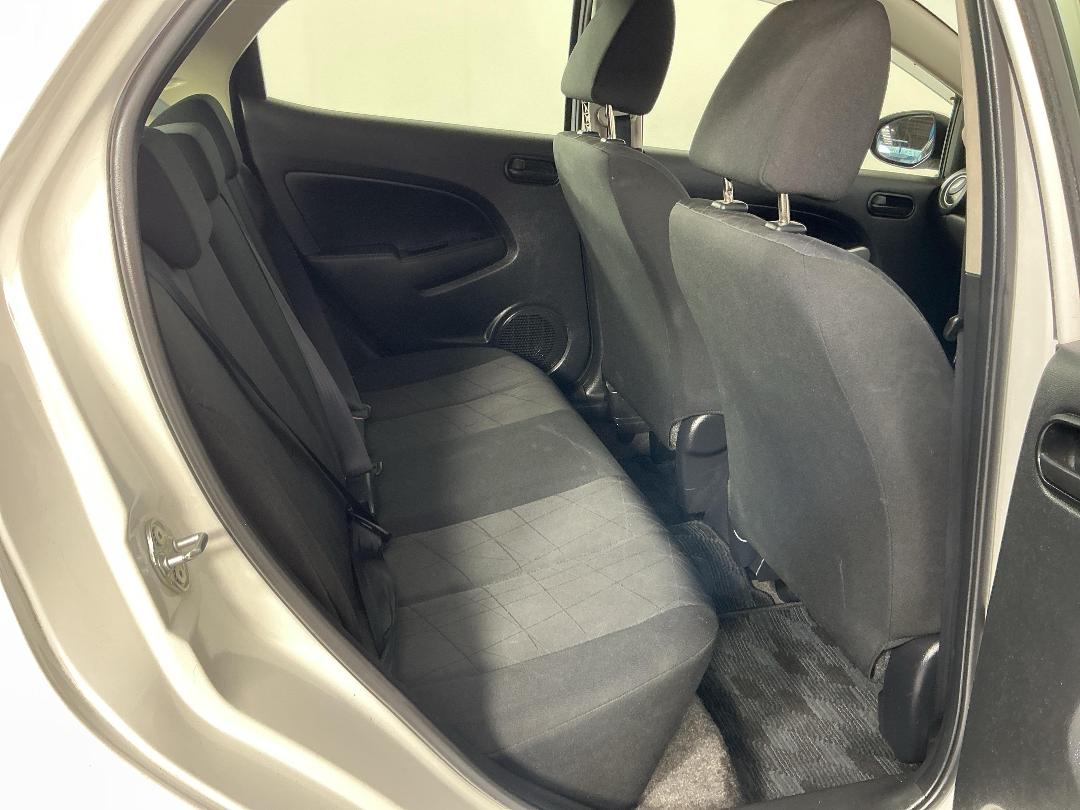 Photo '20' of Mazda Demio