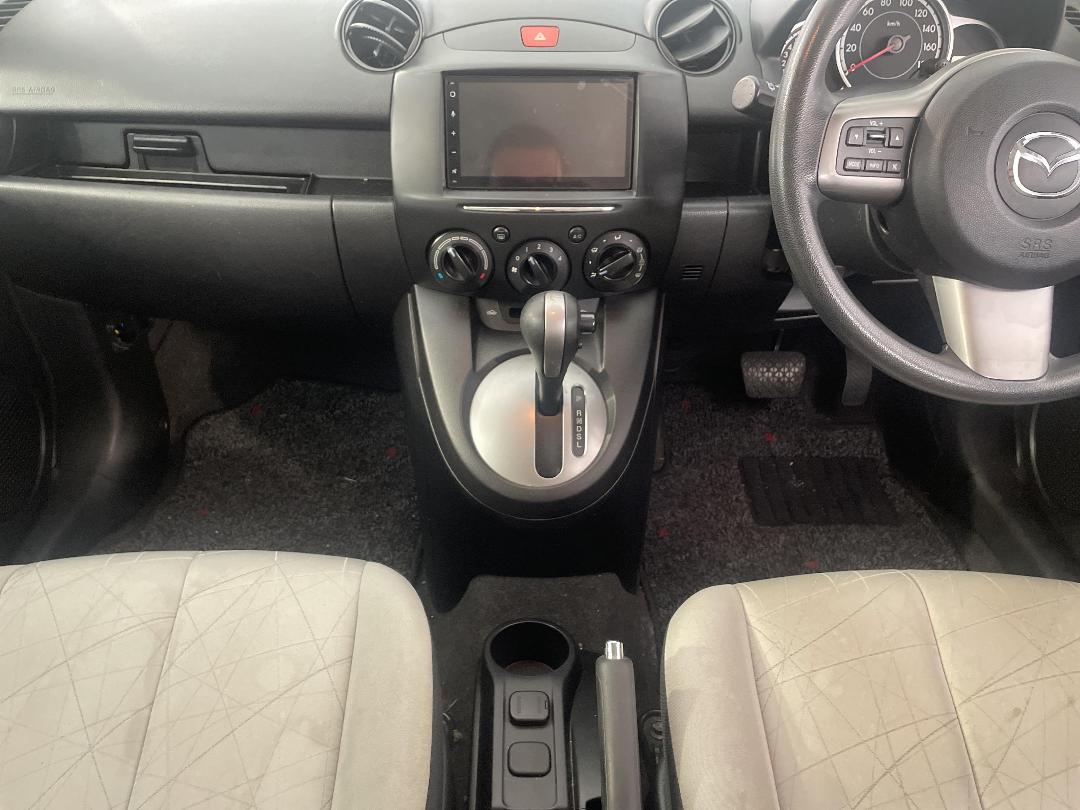 Photo '18' of Mazda Demio