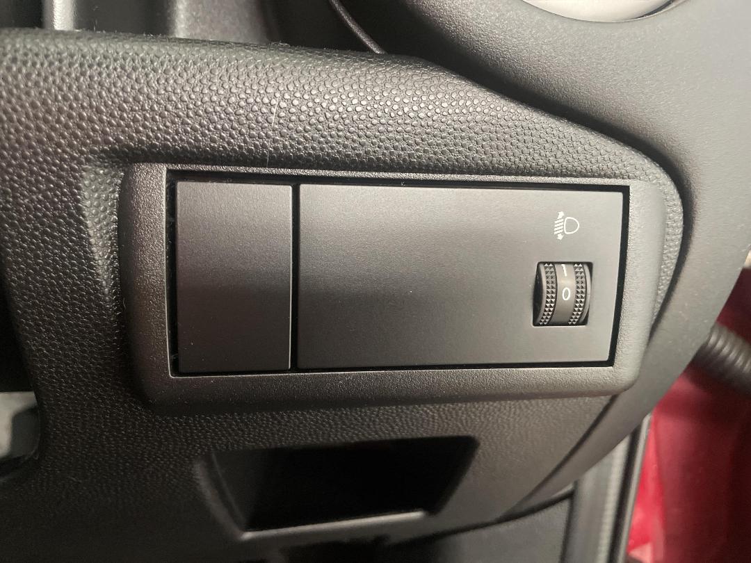 Photo '24' of Mazda Demio