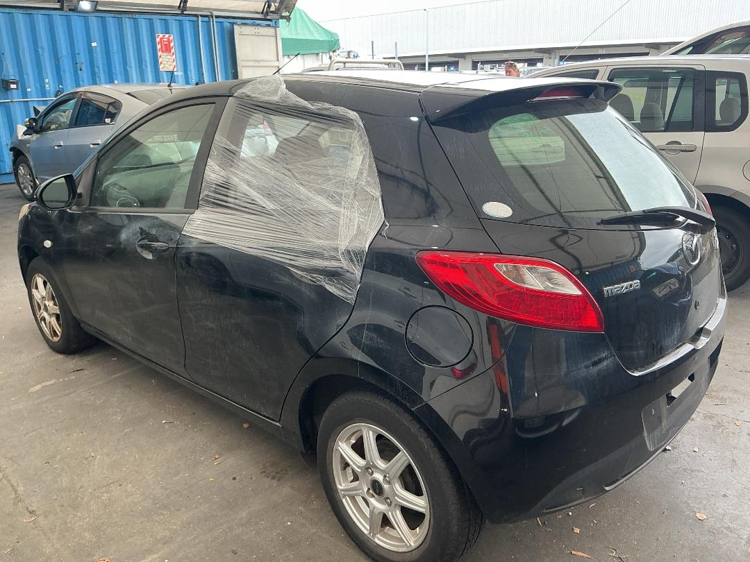 Photo '4' of Mazda Demio