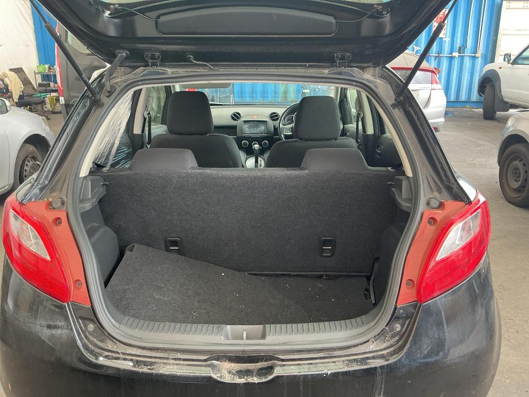 Photo '6' of Mazda Demio