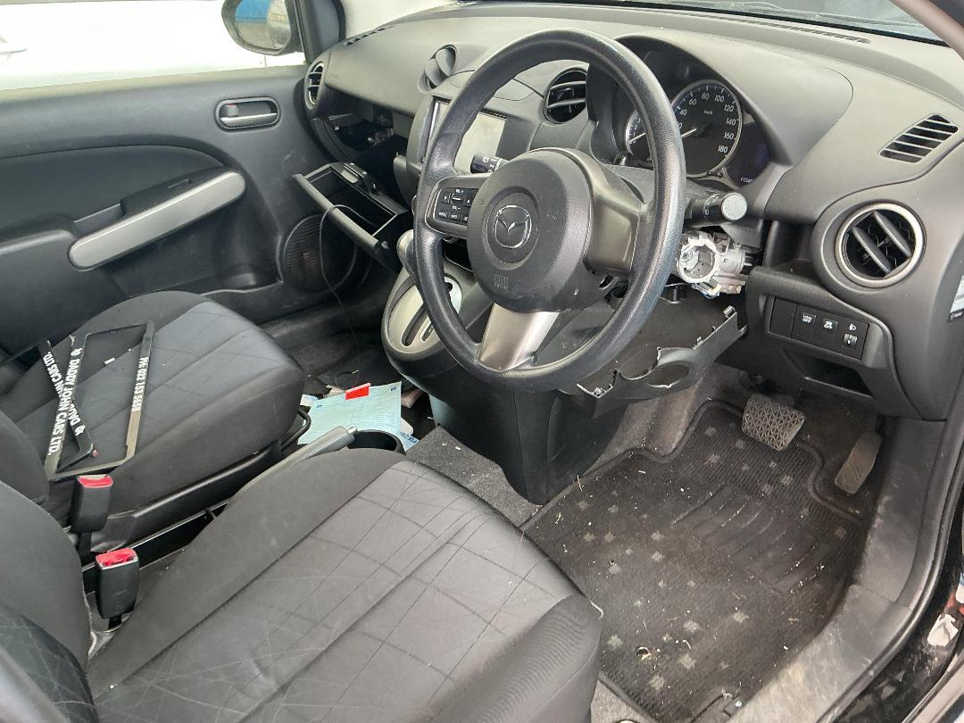 Photo '9' of Mazda Demio