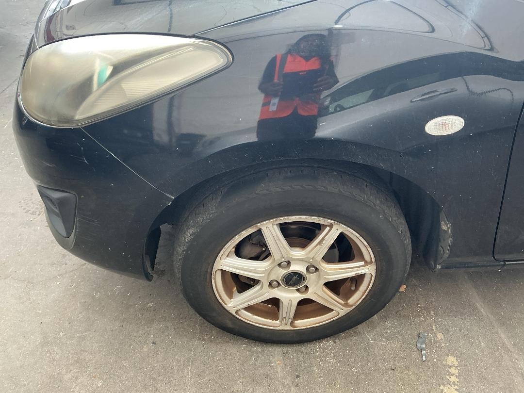 Photo '23' of Mazda Demio