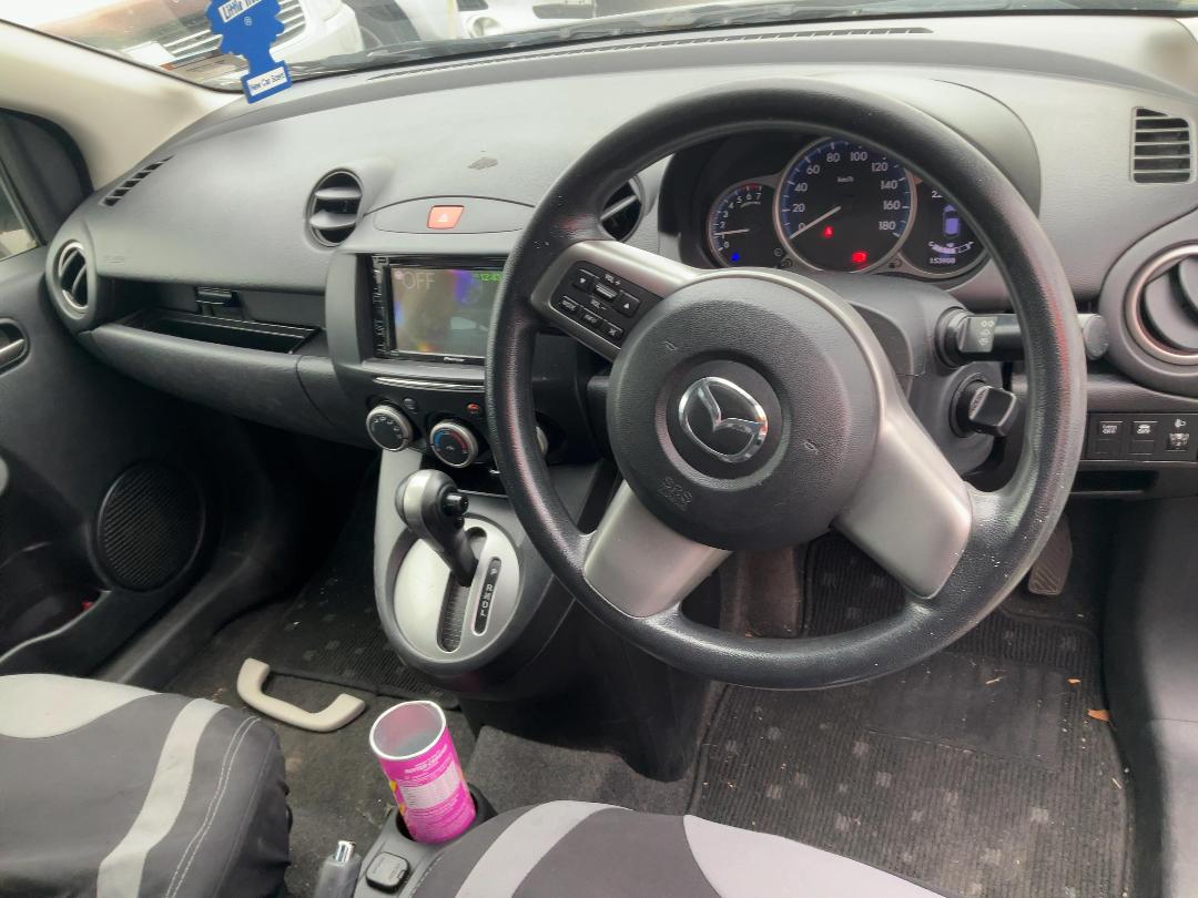 Photo '13' of Mazda Demio