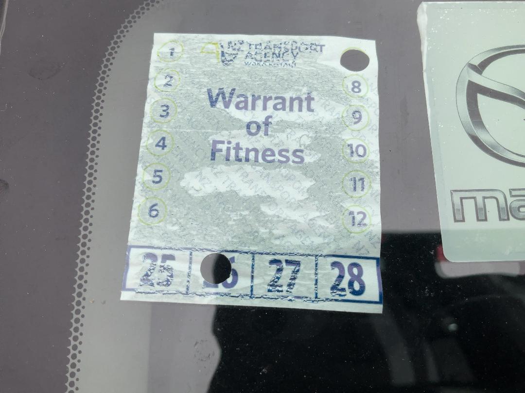 Photo '17' of Mazda Demio