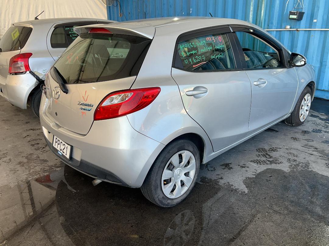 Photo '6' of Mazda Demio