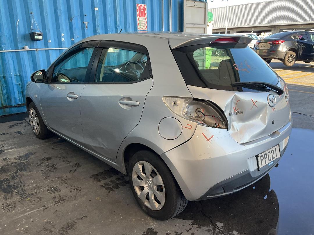 Photo '4' of Mazda Demio