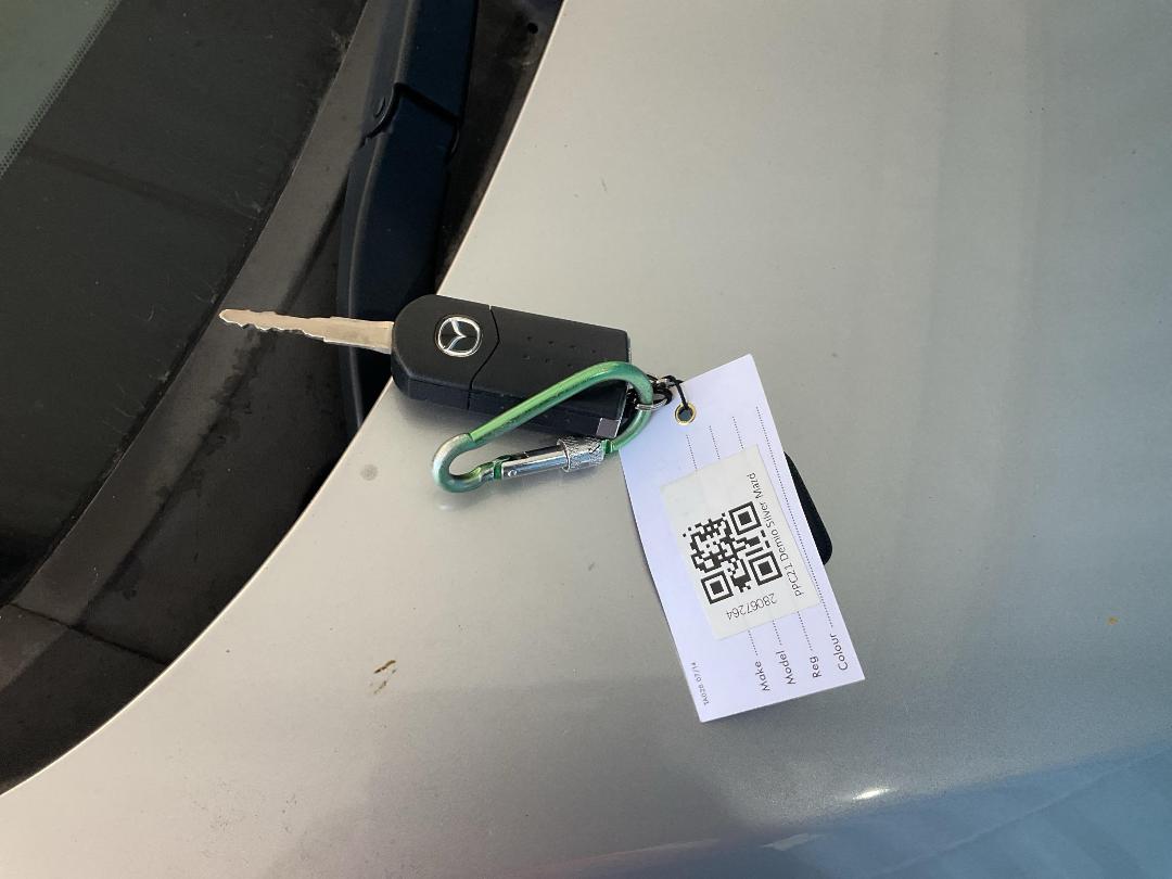 Photo '12' of Mazda Demio