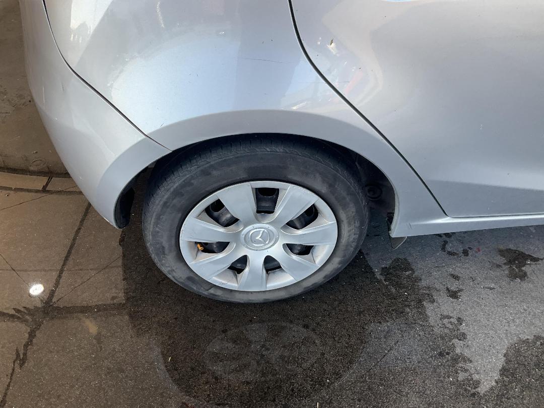 Photo '18' of Mazda Demio