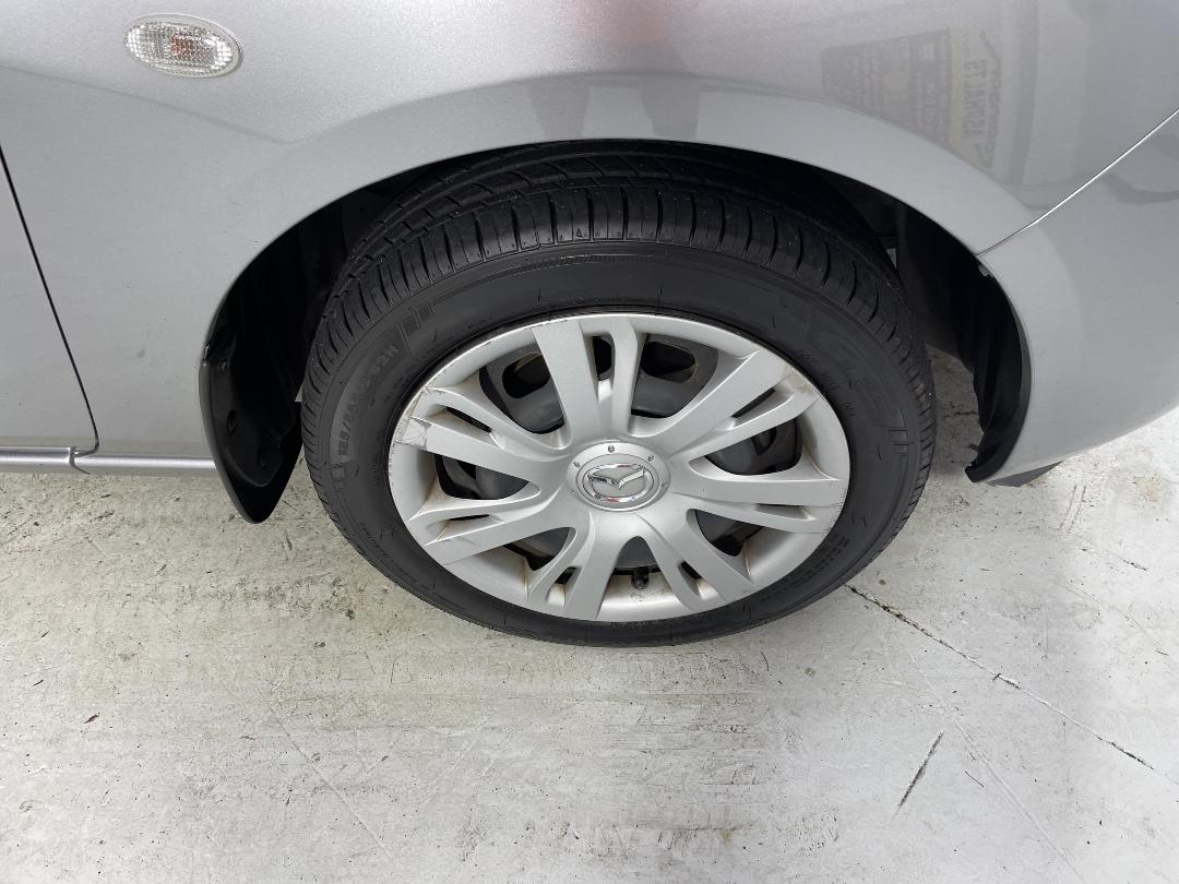 Photo '9' of Mazda Mazda2 Photo '9' of Mazda Mazda2