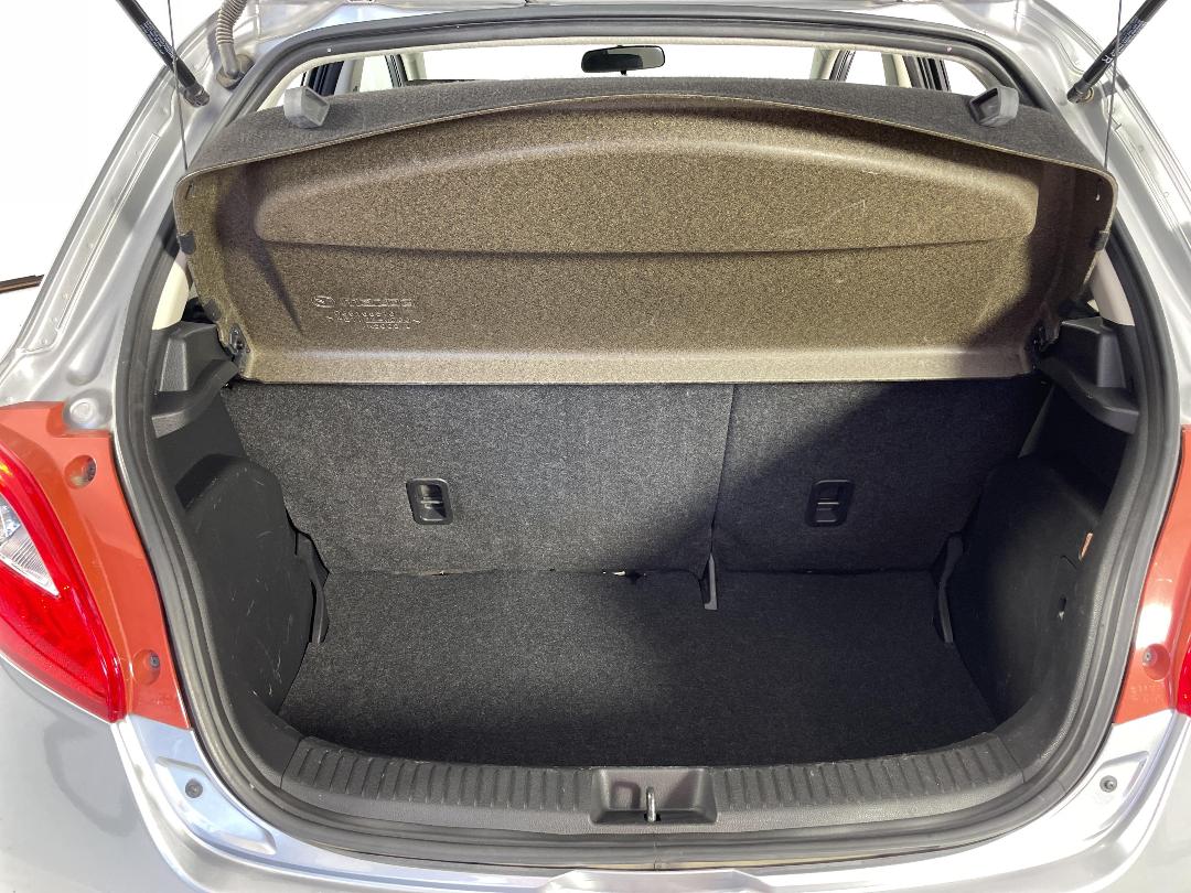 Photo '14' of Mazda Mazda2 Photo '14' of Mazda Mazda2