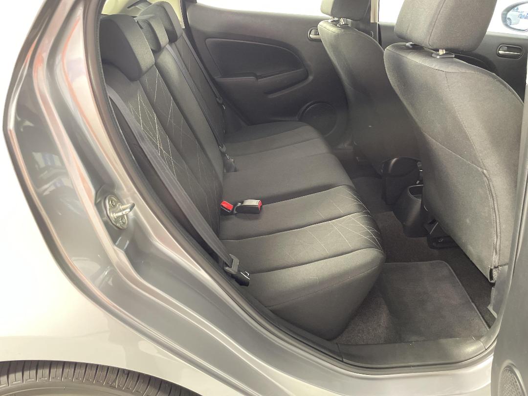 Photo '20' of Mazda Mazda2 Photo '20' of Mazda Mazda2