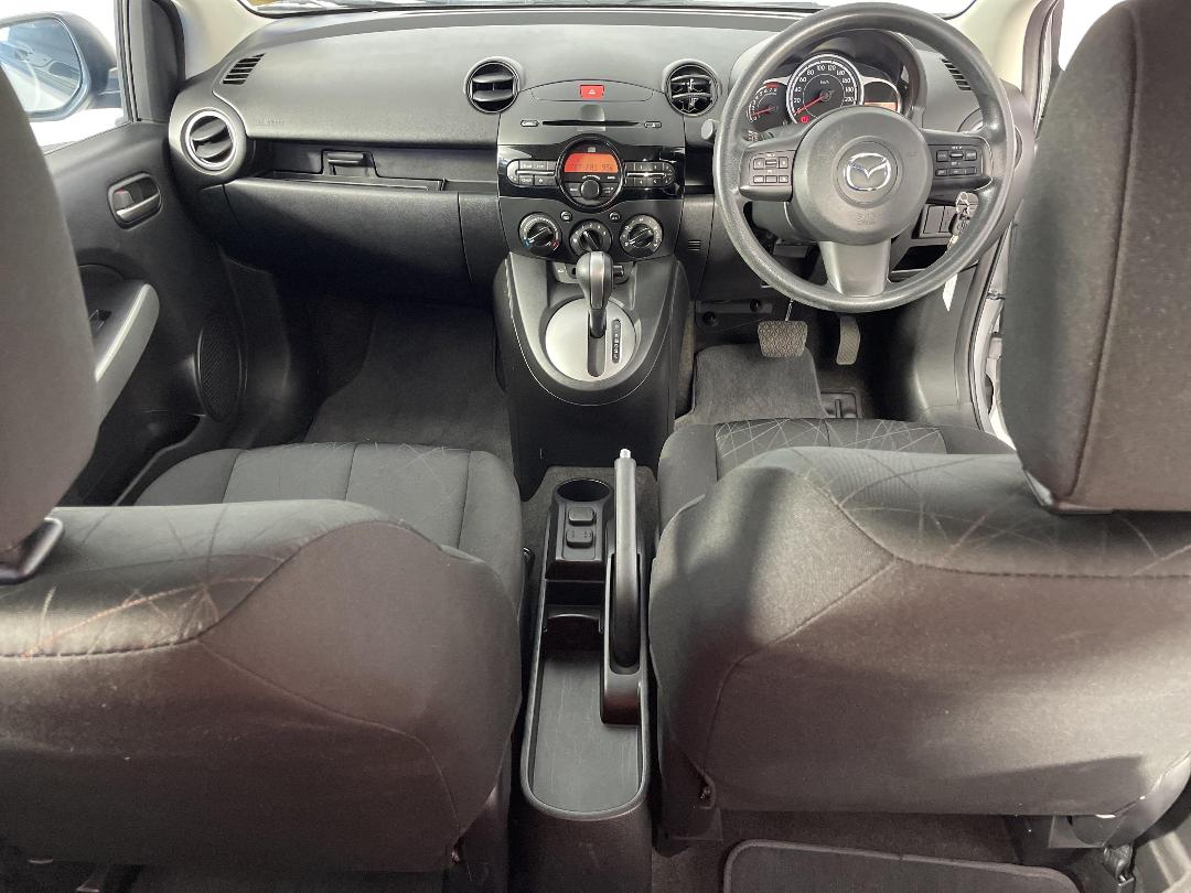 Photo '18' of Mazda Mazda2 Photo '18' of Mazda Mazda2