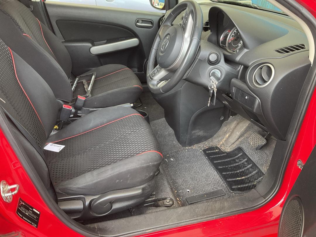 Photo '15' of Mazda Mazda2 Sport Photo '15' of Mazda Mazda2 Sport