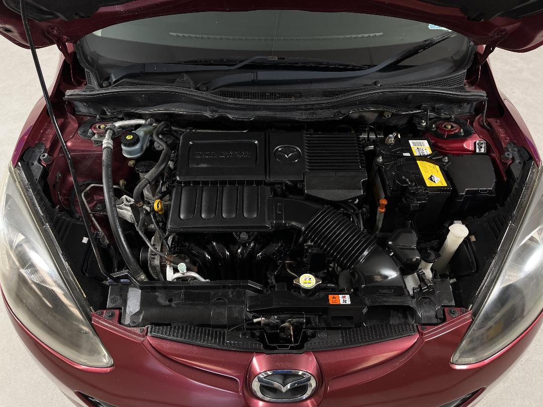 Photo '13' of Mazda Mazda2