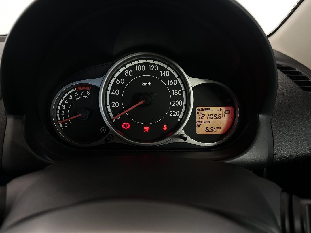 Photo '21' of Mazda Mazda2