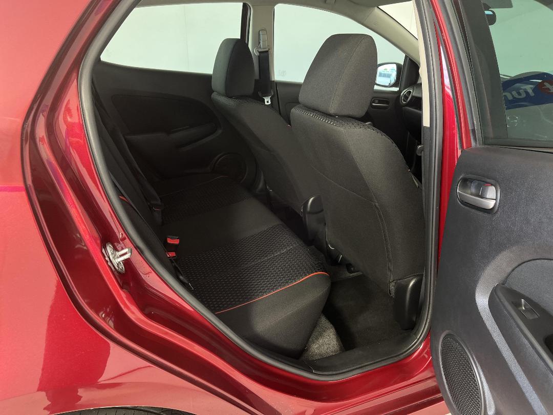 Photo '20' of Mazda Mazda2