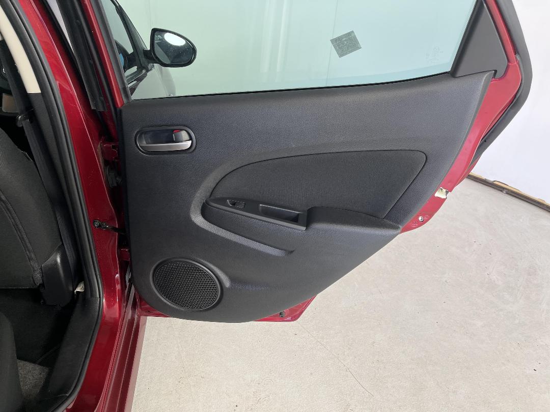 Photo '19' of Mazda Mazda2