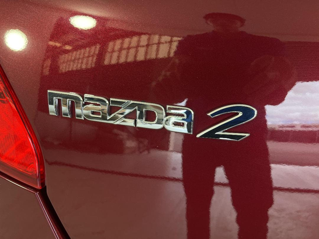 Photo '23' of Mazda Mazda2