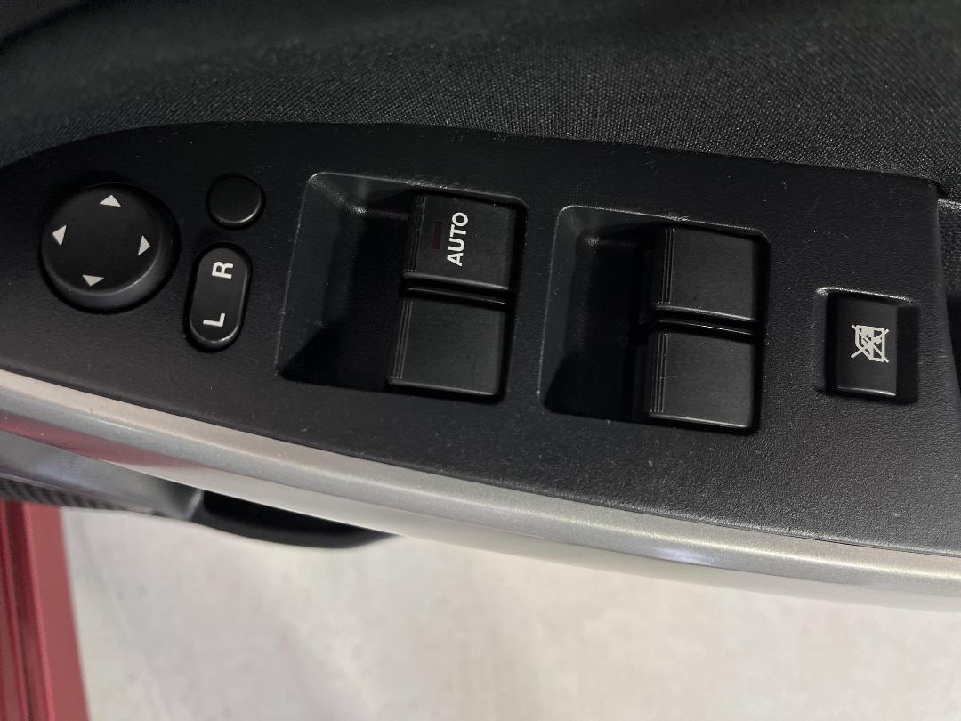 Photo '24' of Mazda Mazda2