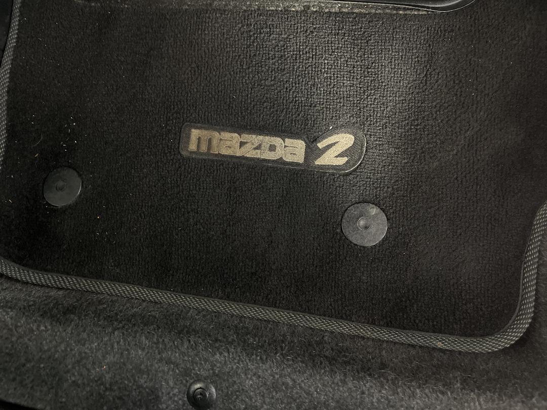 Photo '25' of Mazda Mazda2