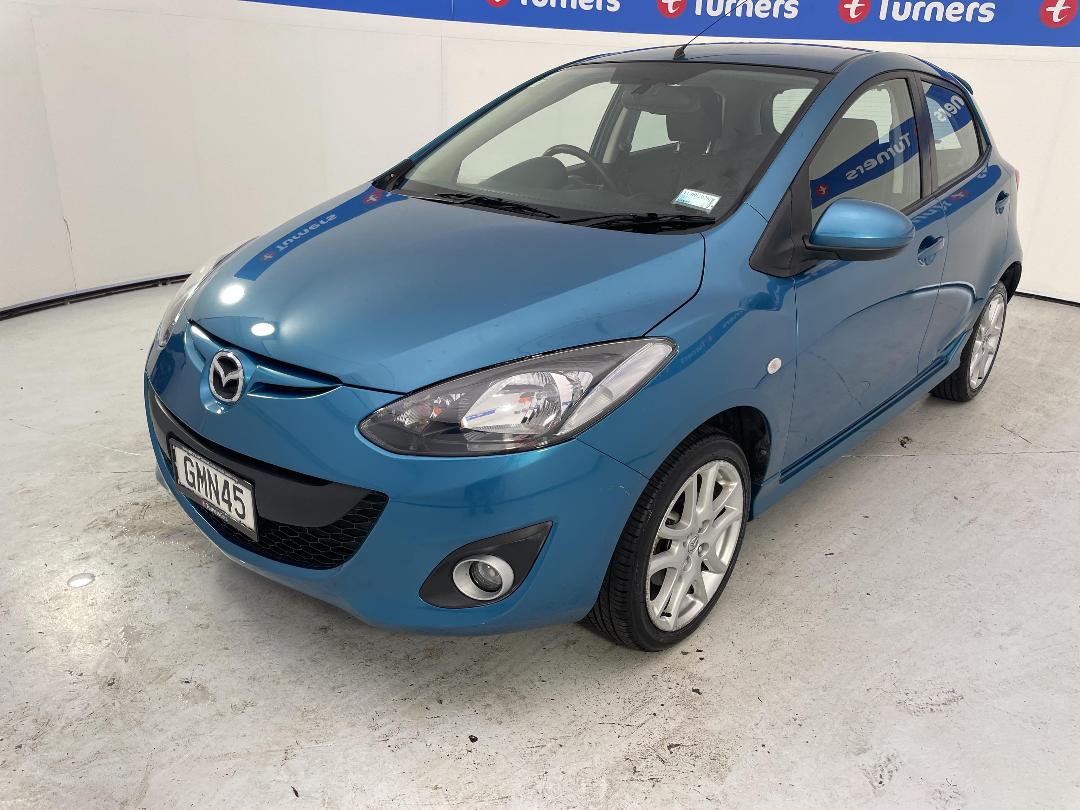 Photo '4' of Mazda Mazda2