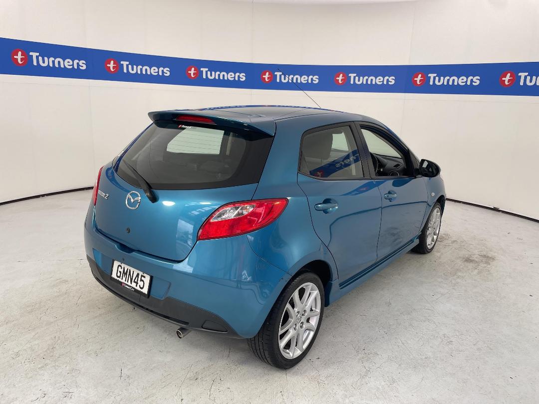 Photo '7' of Mazda Mazda2