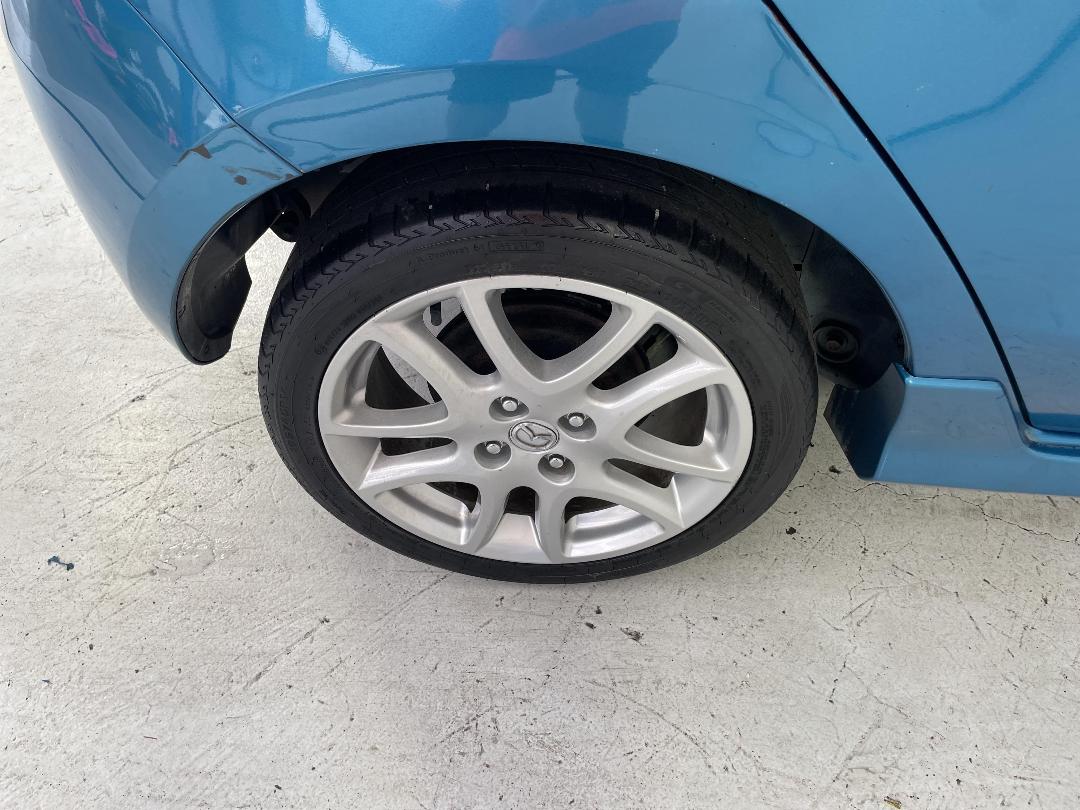 Photo '12' of Mazda Mazda2