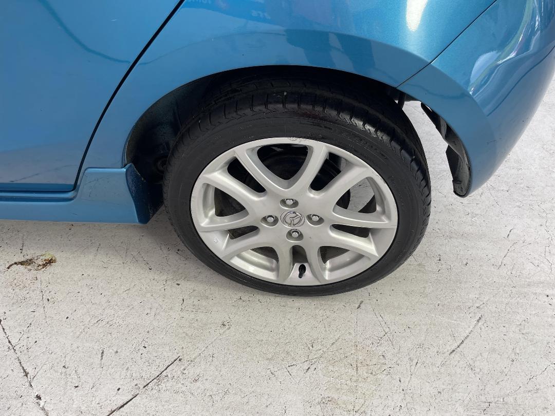 Photo '11' of Mazda Mazda2