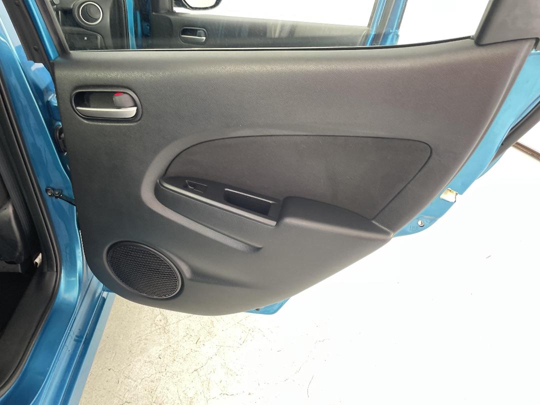 Photo '19' of Mazda Mazda2