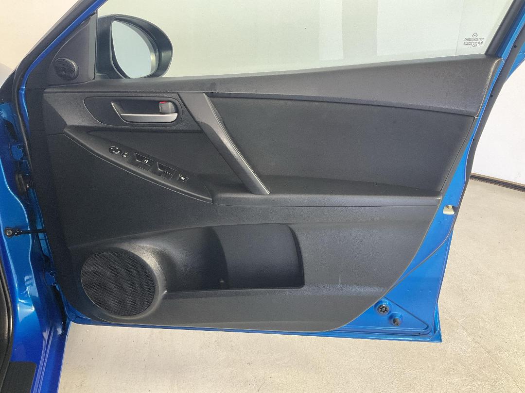 Photo '15' of Mazda Mazda3