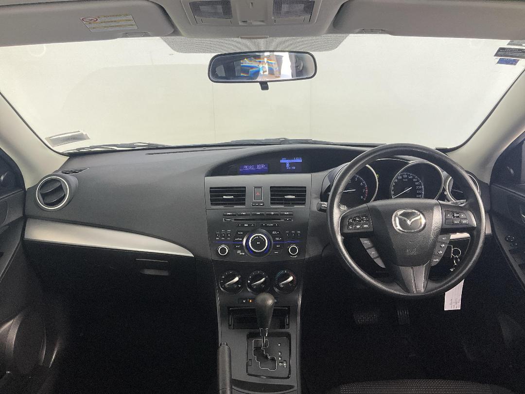 Photo '17' of Mazda Mazda3