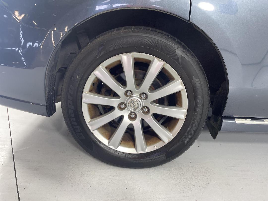 Photo '12' of Mazda MPV