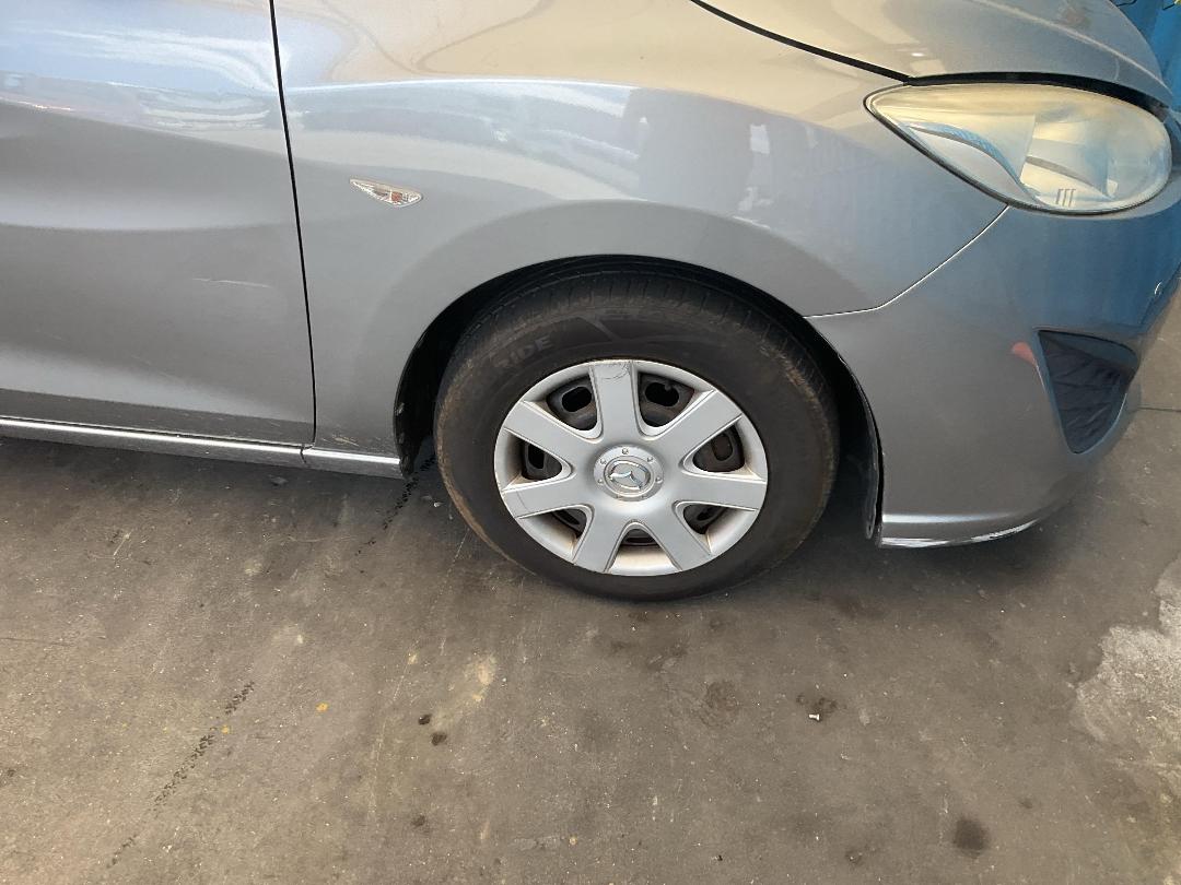 Photo '2' of Mazda Premacy