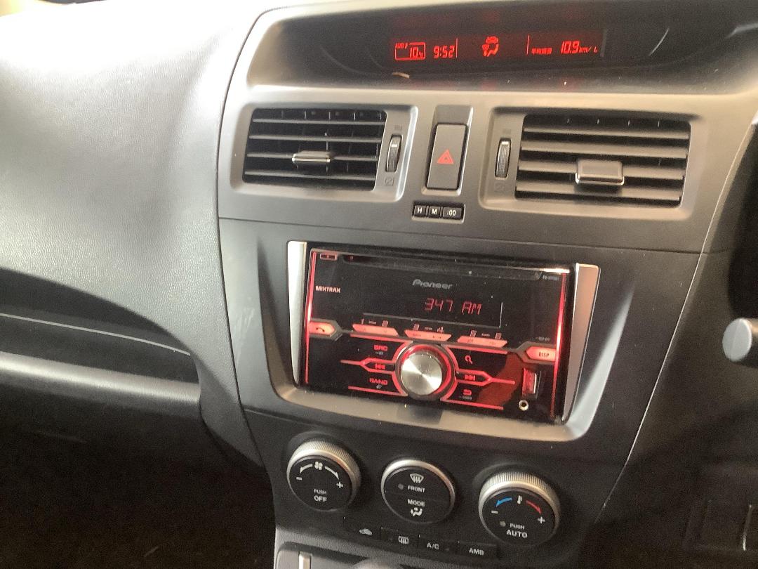 Photo '18' of Mazda Premacy