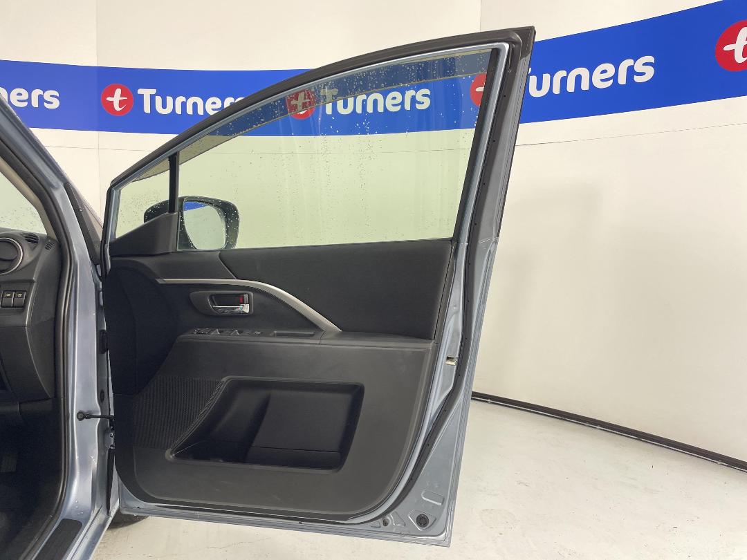 Photo '15' of Mazda Premacy Photo '15' of Mazda Premacy