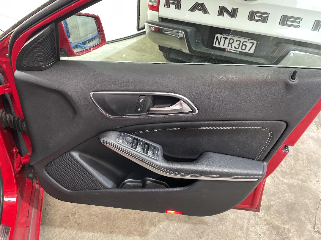 Photo '14' of Mercedes-Benz A180