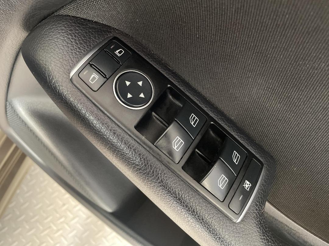 Photo '24' of Mercedes-Benz B-Class